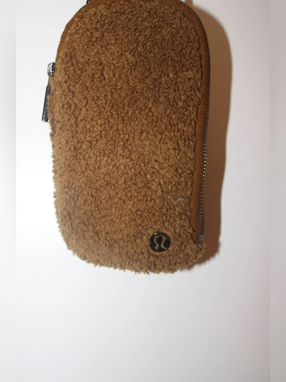USED Lululemon Unisex Crossbody Phone Bag in Brown